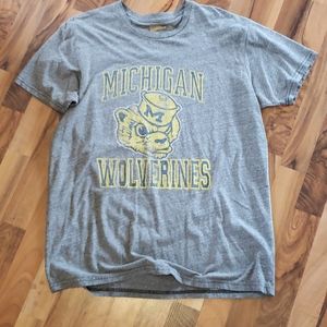 Mens Michigan Wolverines tee size L